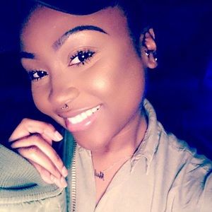 Meet your Posher, Em.